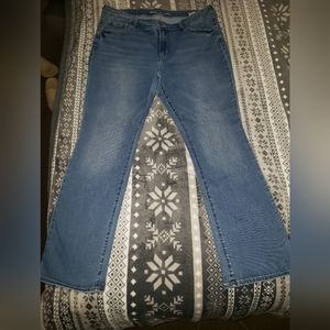 Old Navy Women's Mid-Rise Kicker Bootcut Jean 16s